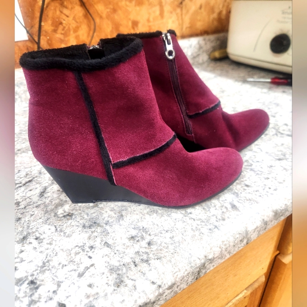 NWT Sporto heeled booties